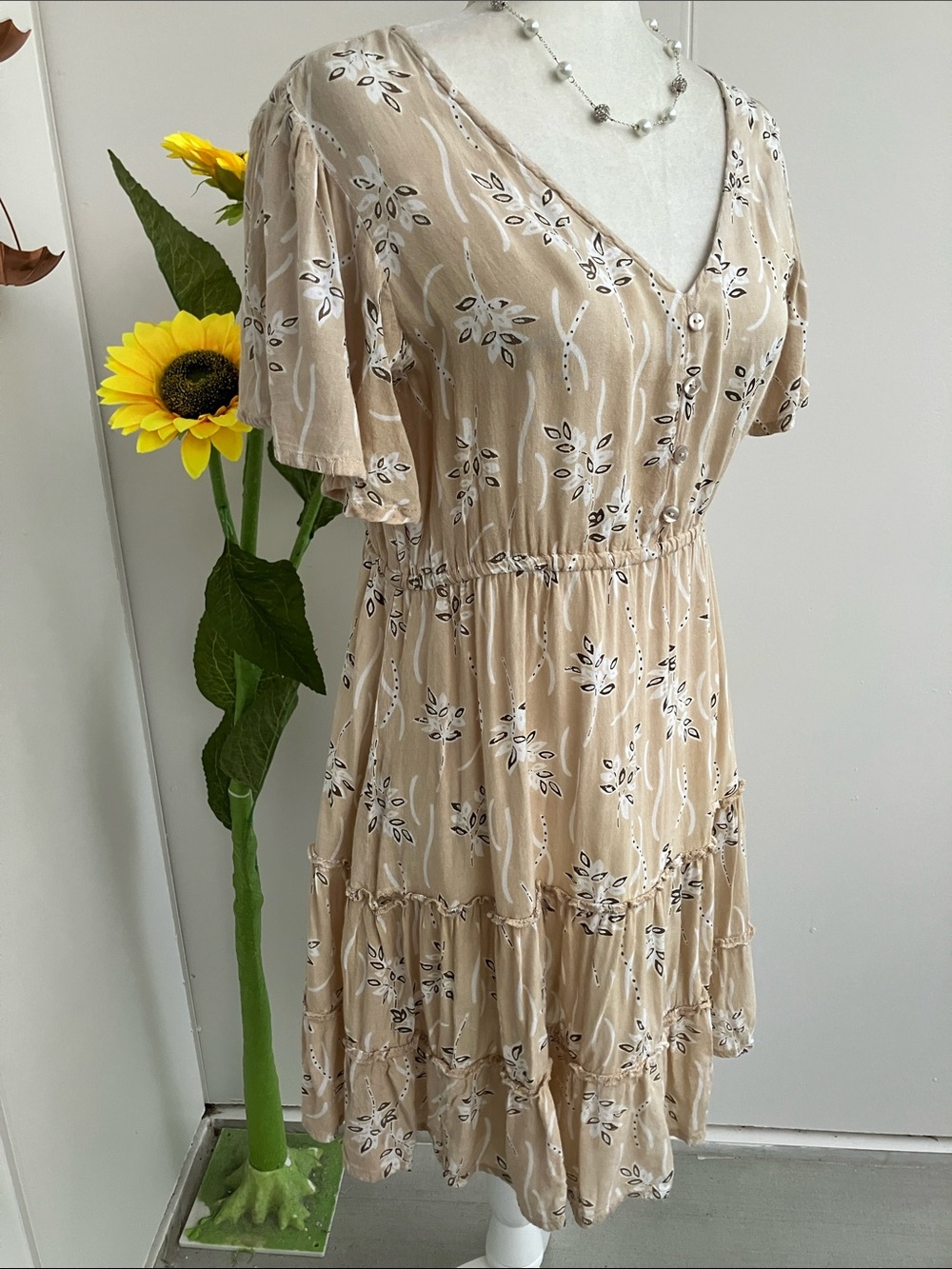 Vintage 90s Tiered Beige Short Sleeve Botanical Leaf Vine Print Mini Dress